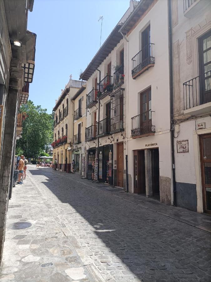 Andalusian Daydream At The Foot Of The Alhambra ! Appartement Granada Buitenkant foto